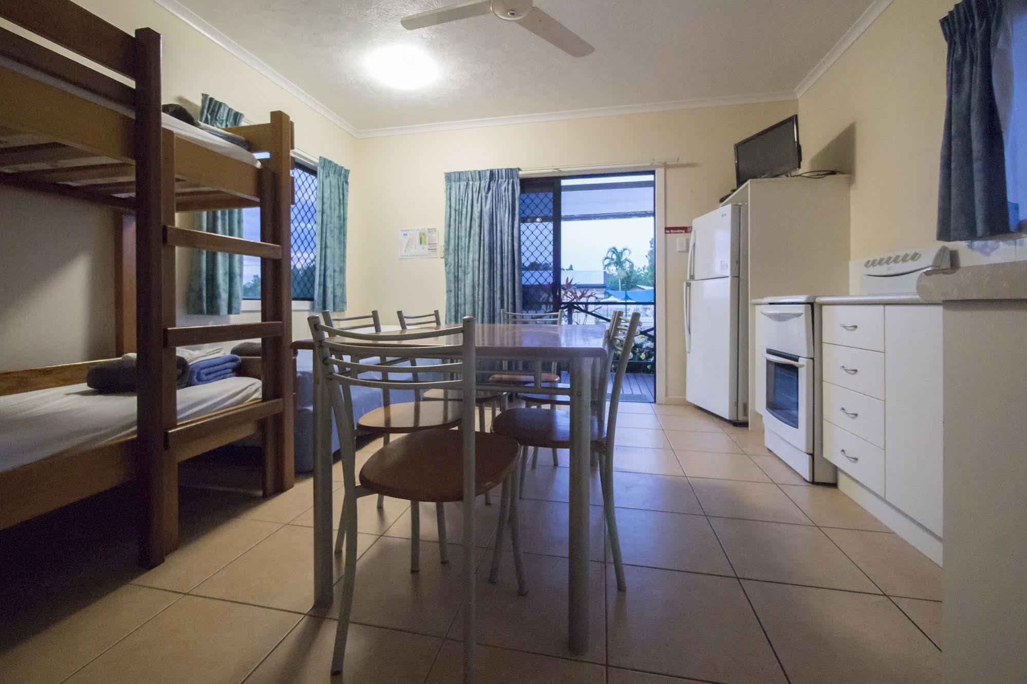 Hinchinbrook Marine Cove Resort Lucinda Eksteriør bilde